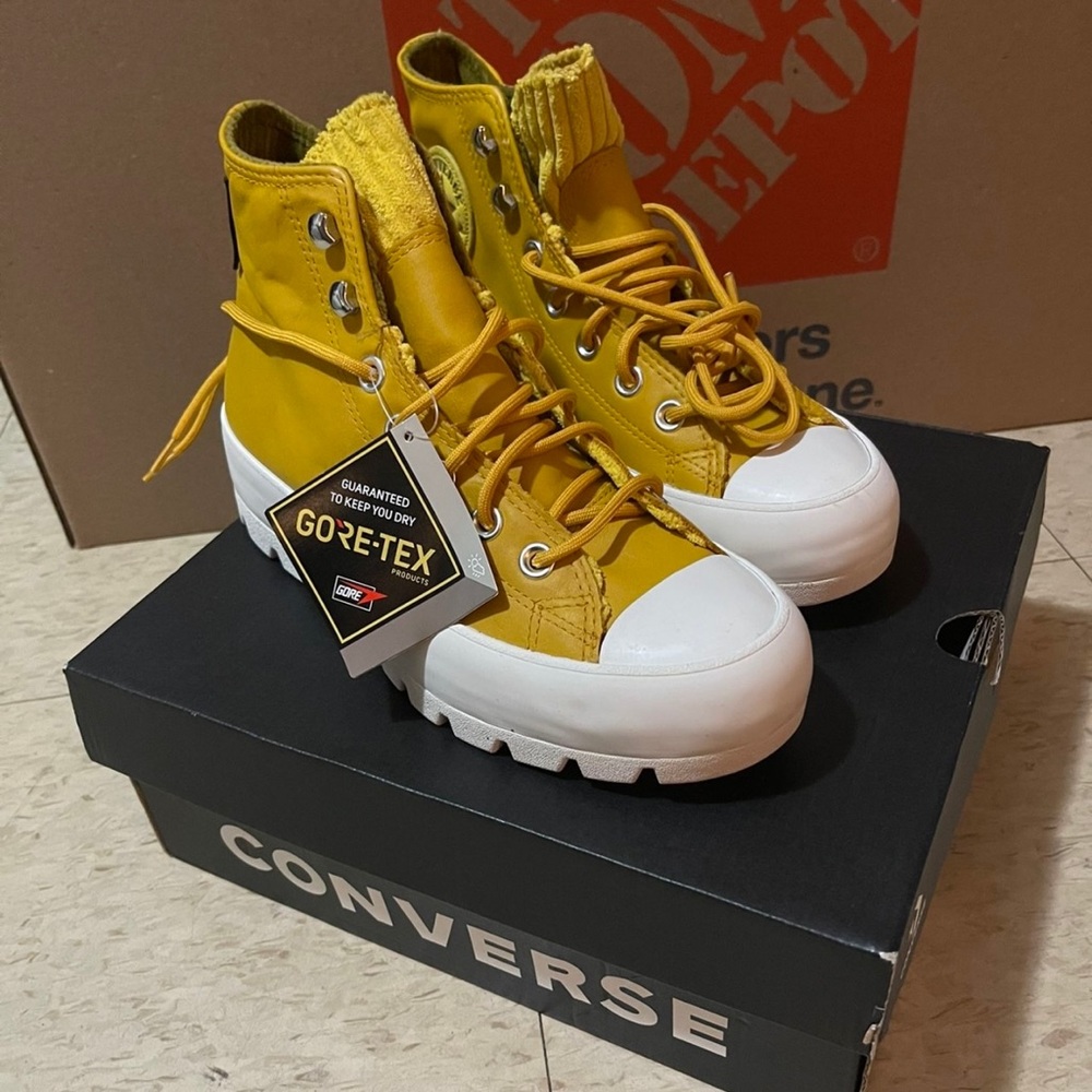 Women’s Converse Chuck Taylor All Star Lugged GoreTex Gold Yellow